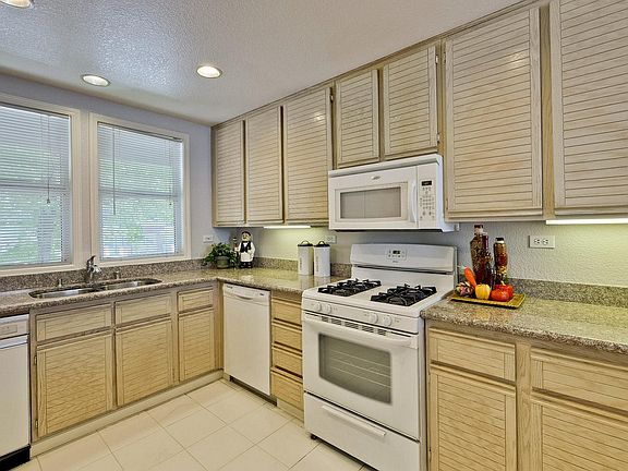 3rd image of 475 Milan Dr Unit 109