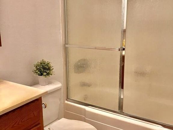 5th image of 1126 Cherry Ave APT 24