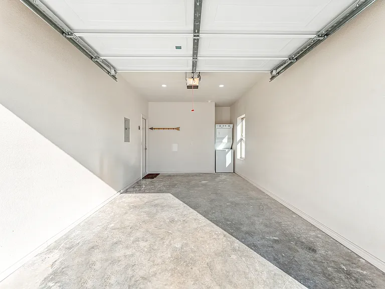 1111 W Vanderbilt St #202 — Photo 22