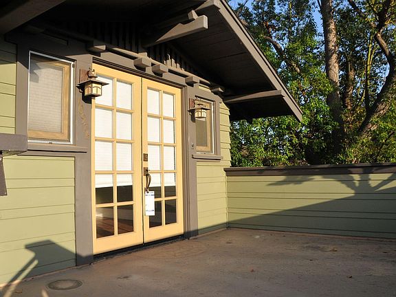 3rd image of 1097 N Sierra Bonita Ave #10977-1/2