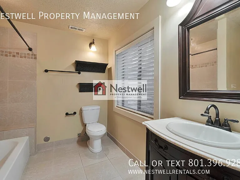 1327 E Urbandale Ln — Photo 21