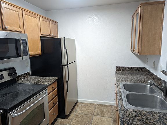 5th image of 135 Reflections Dr APT 14