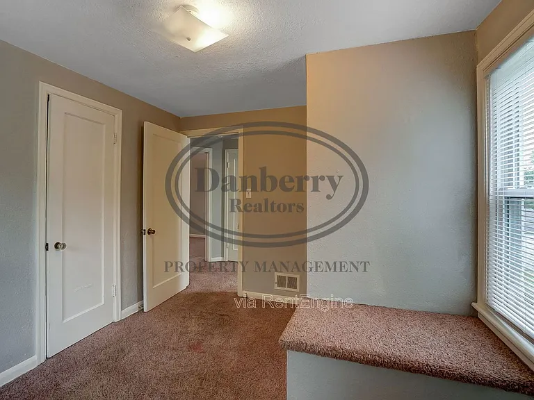 1017 Searles Rd — Photo 23