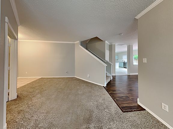 5th image of 212 Lincoln Ln
