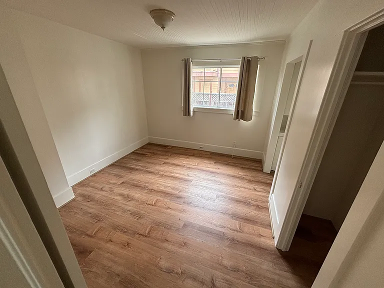 411 W De La Guerra St — Photo 17