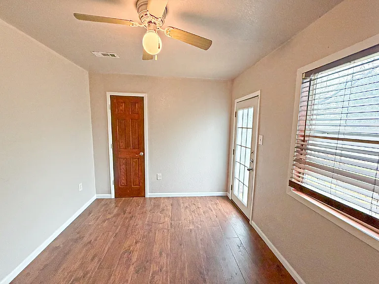 817 Zachry Dr — Photo 12
