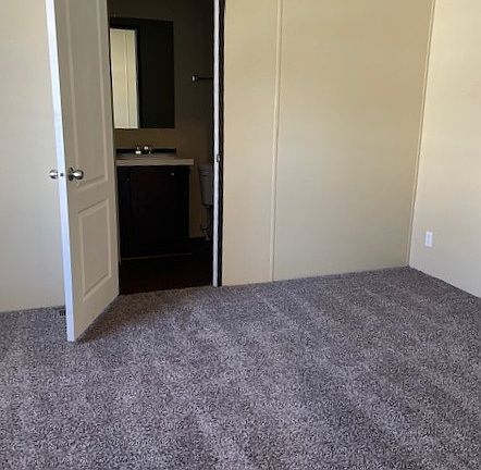 4th image of 4824 Squire Dr