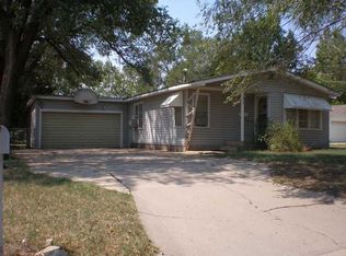 1111 S Poplar St, Newton, KS 67114