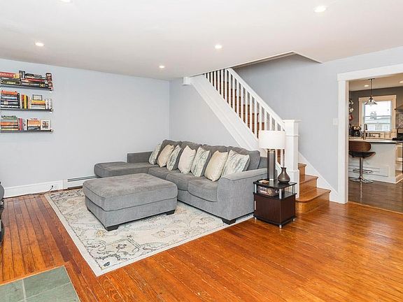 3rd image of 227 Rector St