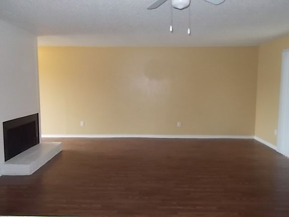 4th image of 5025 Amesbury Dr APT 211
