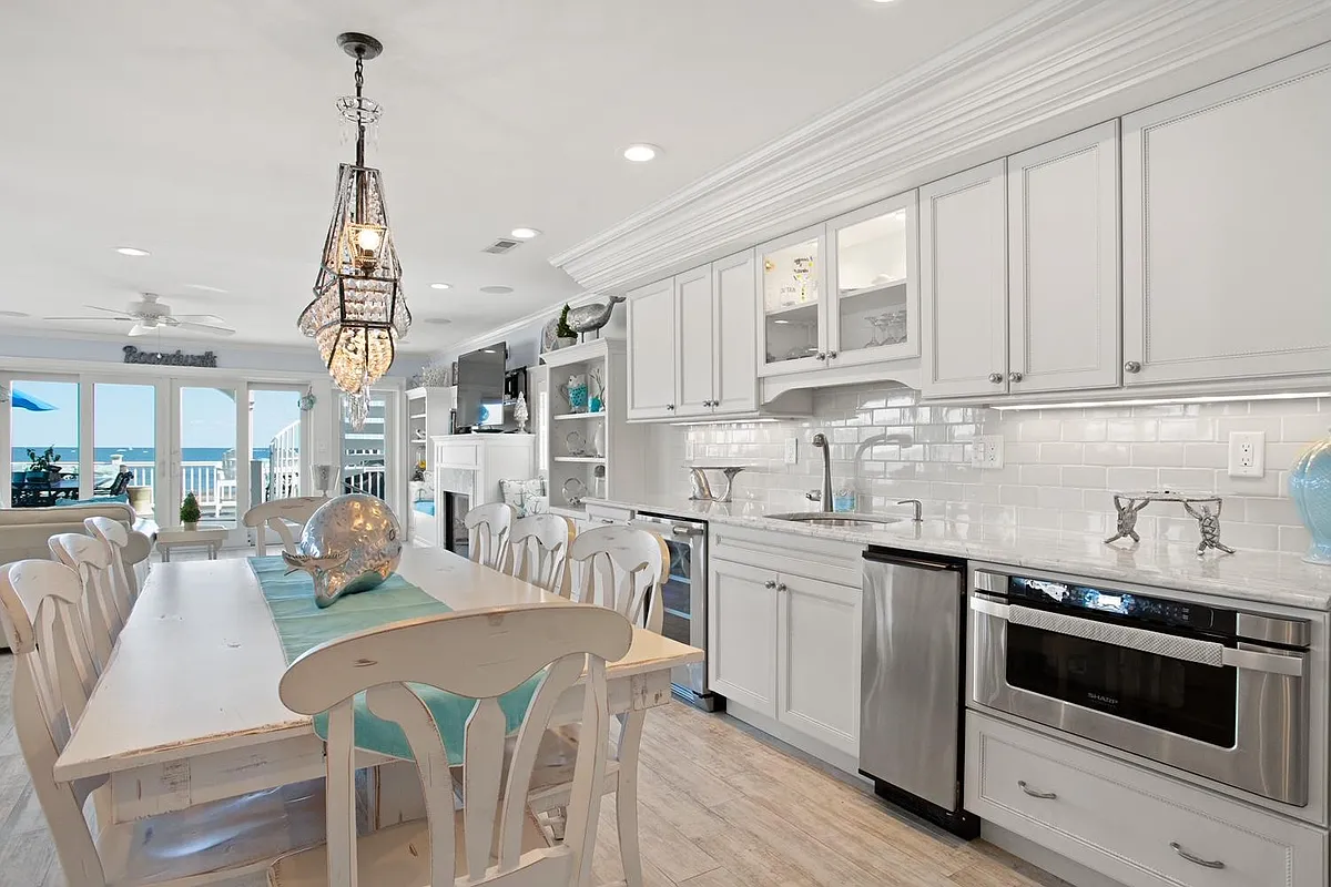 Kitchen - 749 E Broadway