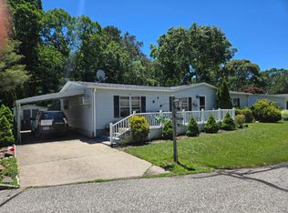 1407-111 Middle Rd, Calverton, NY 11933