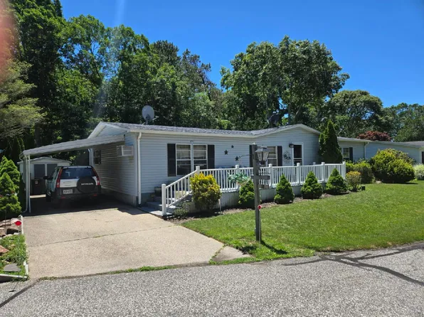1407-111 Middle Rd, Calverton, NY 11933