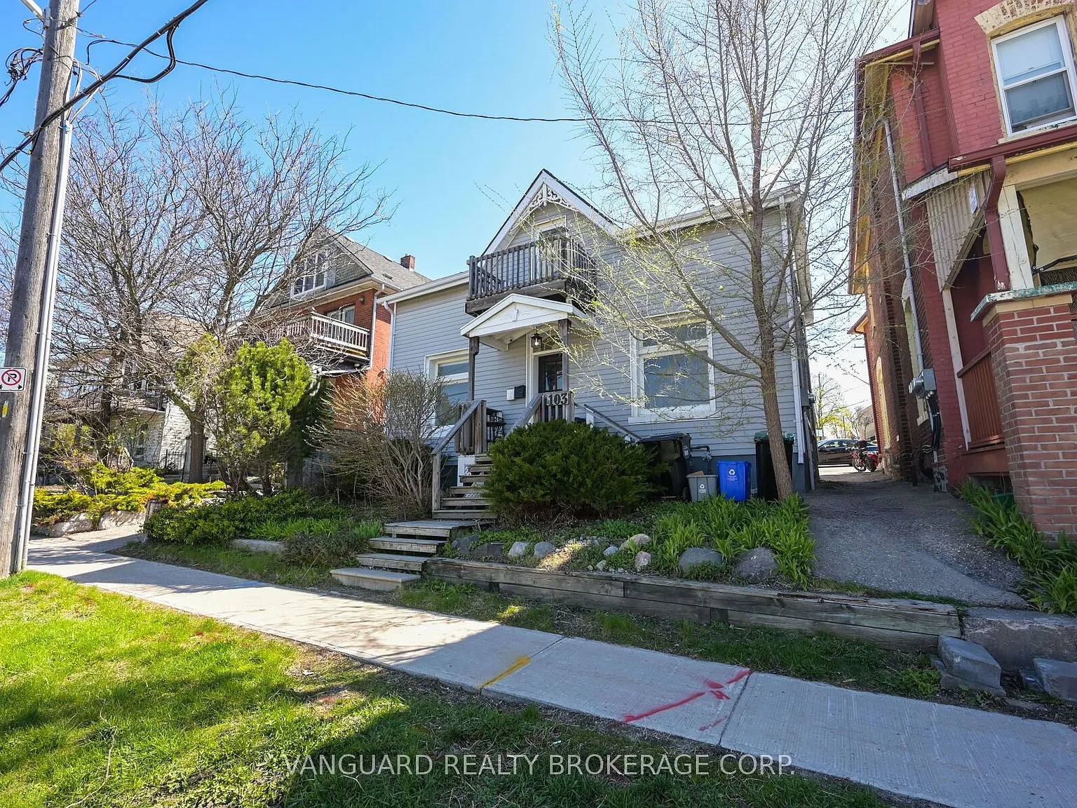 3 bed, $1,995 — Photo 2
