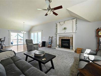 12304 White Oak St, Peculiar, MO, 64078