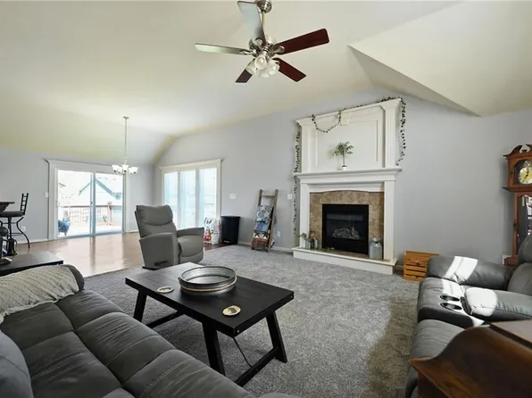 12304 White Oak St, Peculiar, MO 64078