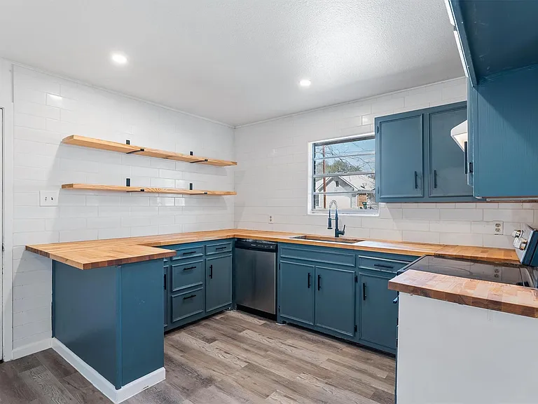 1106 Hackberry Dr — Photo 7