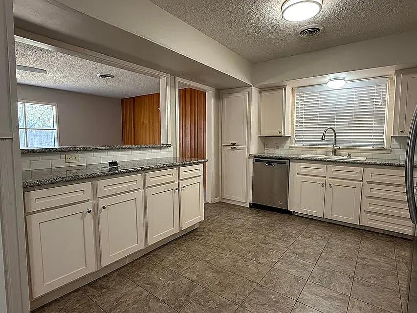 3 bed, 1783 sqft, $1,900 — Photo 4