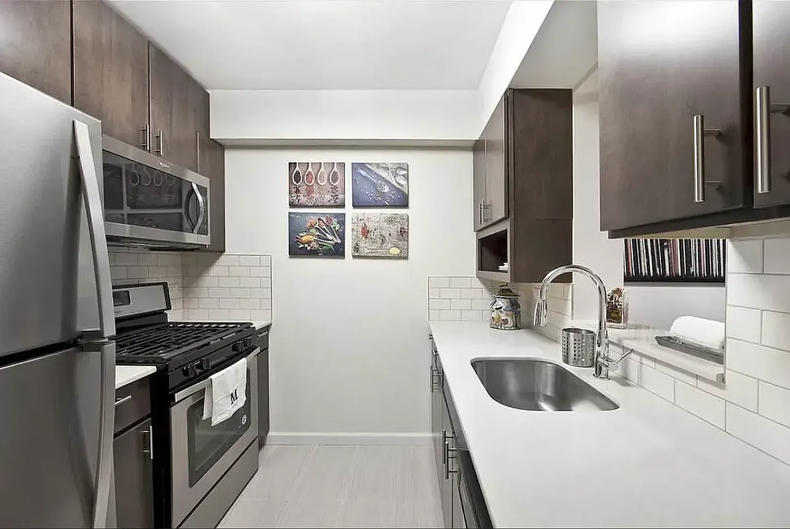 2763 Morris Avenue — Photo 4