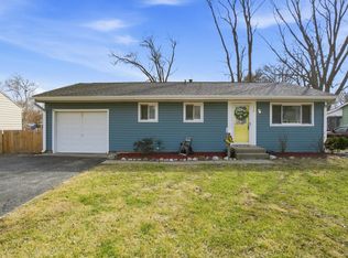 210 E Edgelawn Dr, Plano, IL 60545