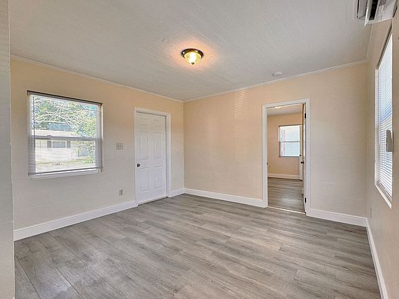 4th image of 2152 Fruitland Park Cir
