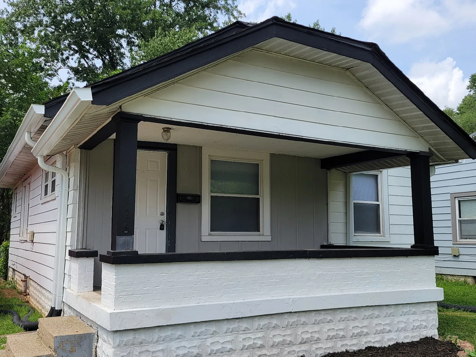2 bed, 1.0 bath, $975 — Photo 1