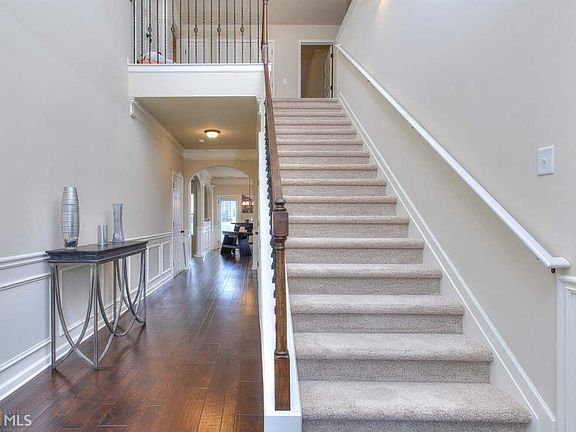 4th image of 522 Madison Park Dr