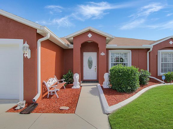 3rd image of 2621 SW Cameo Blvd