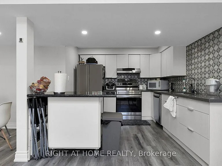 43 Westfield Dr — Photo 4