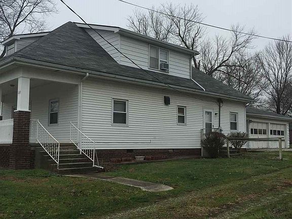 5th image of 122 E Market St