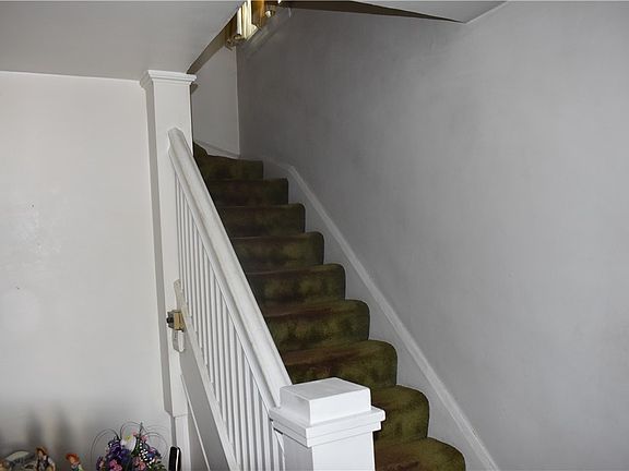 3rd image of 153 Ida Ave