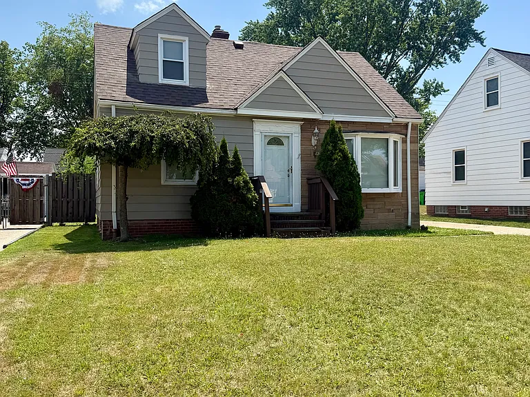12110 Shady Oak Blvd — Photo 2