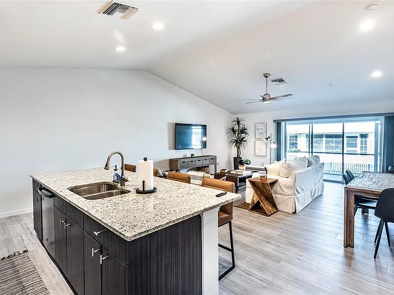 215 Lewis Cir #112 — Photo 3