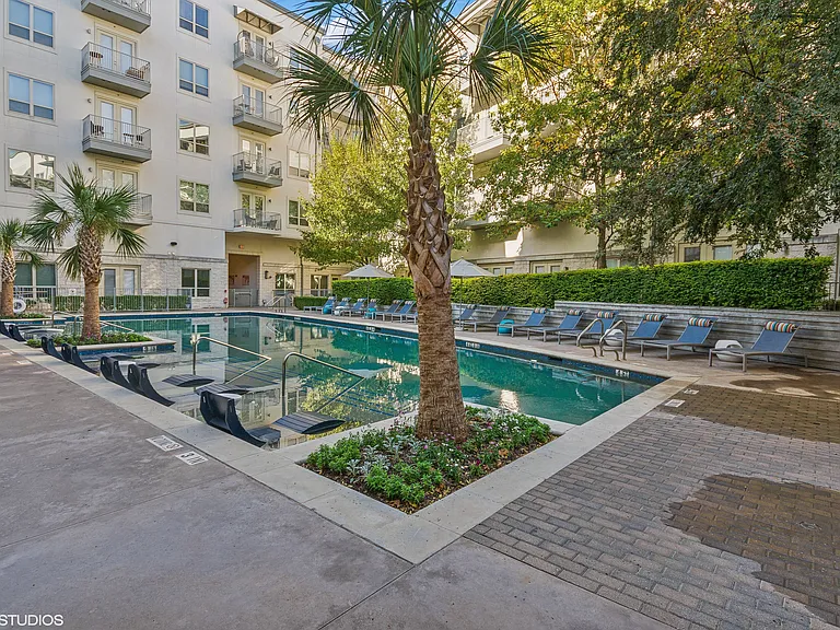 The Louis Las Colinas — Photo 18
