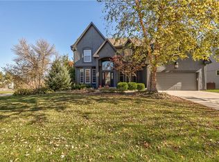 13801 Meadow Ln, Leawood, KS 66224