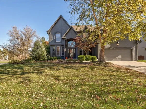 13801 Meadow Ln, Leawood, KS 66224