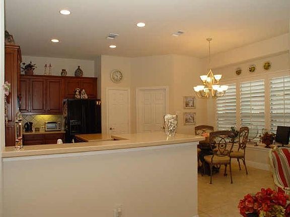 5th image of 725 Pelican Hills Dr