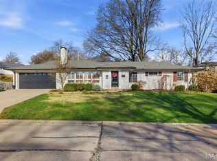 829 Renderer Dr, Saint Louis, MO 63122