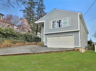 19 Dearborn St, New Rochelle, NY 10801