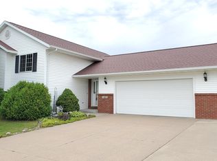 304 Lilac Ln, Holmen, WI 54636
