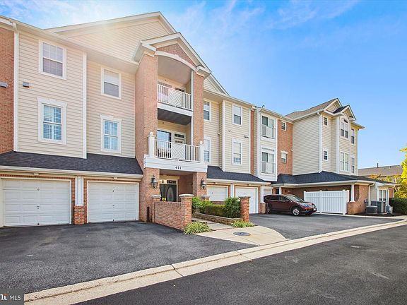 2nd image of 411 Hamlet Club Dr Unit 206