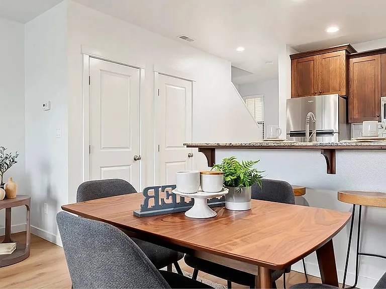 Linder Springs Townhomes — Photo 7