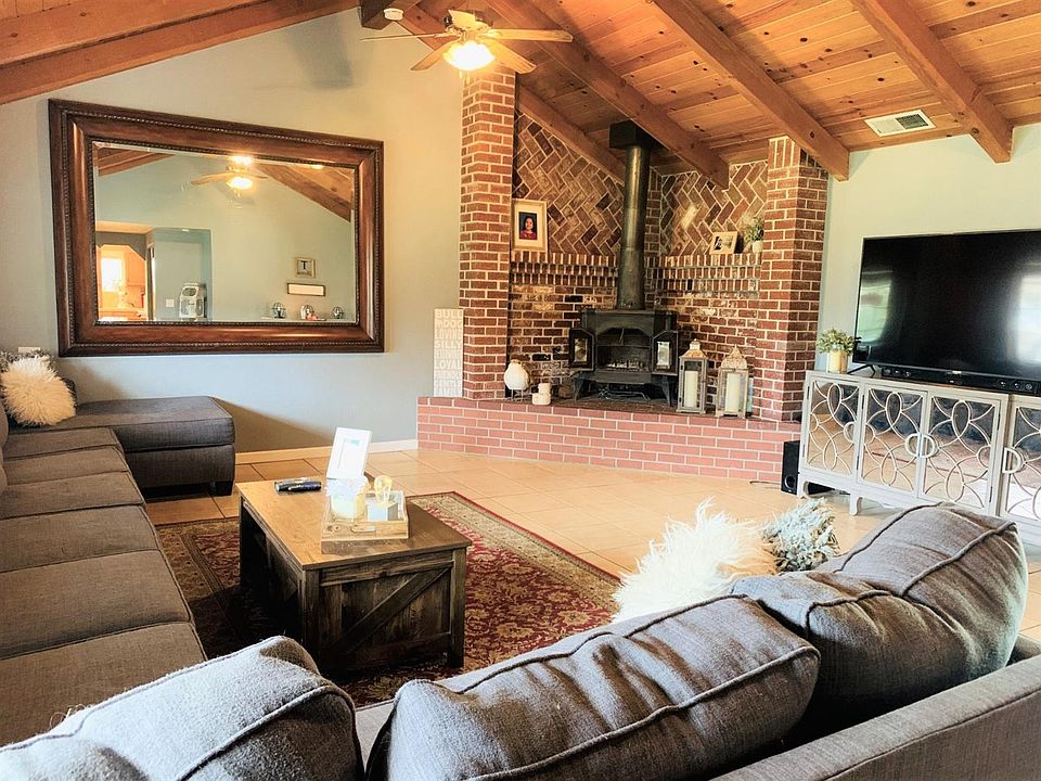 2nd image of 8501 Robie Way