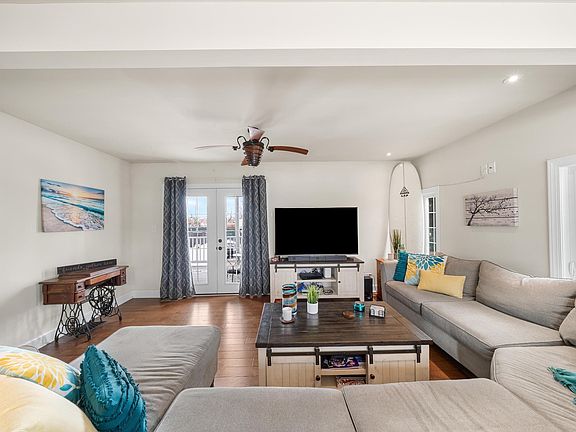 3rd image of 524 4th St