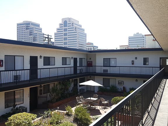 3rd image of 625 N Kenwood St APT 211