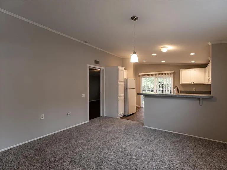 4612 Blue Meadow Dr — Photo 8