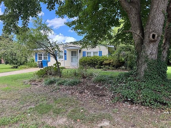 2nd image of 800 Hilltop Rd