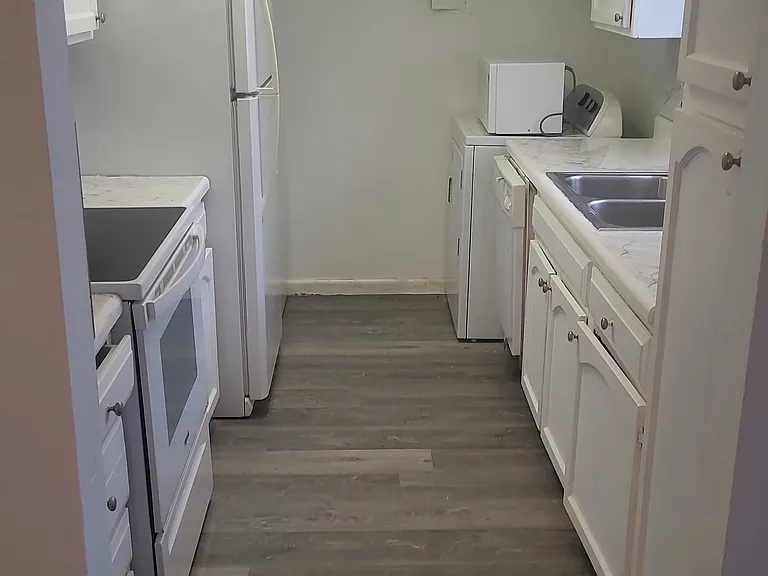 2424 Lemon Tree Ln #2-D — Photo 1