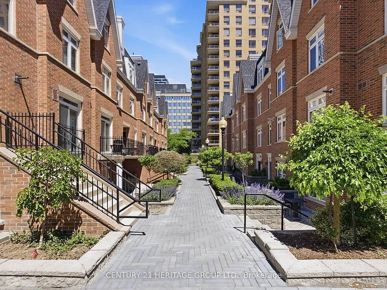 87 Lillian St #8 — Photo 4