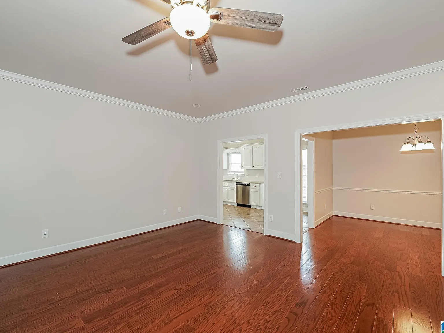 3 bed, 2.0 bath, $2,170 — Photo 4
